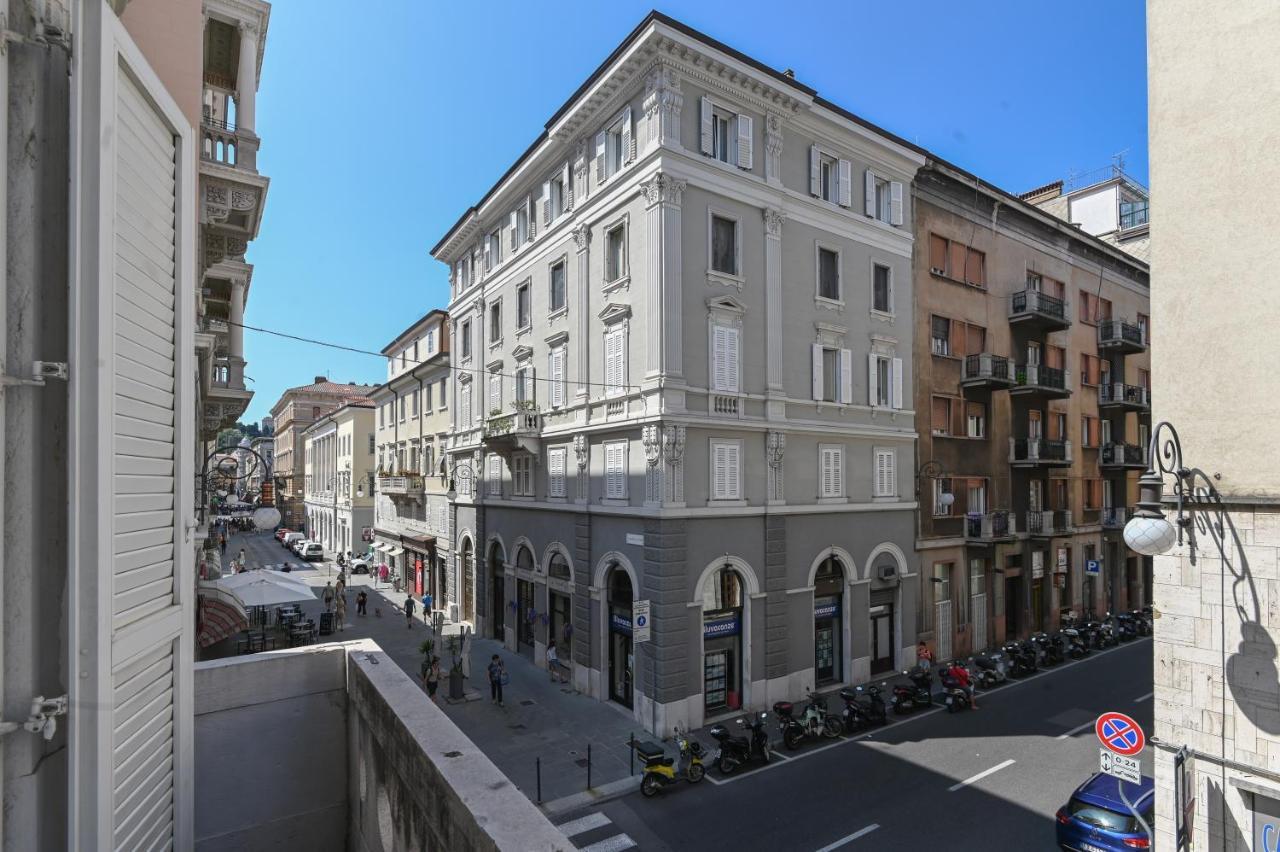 Adria Luxury Residence - Centro Trieste Luaran gambar